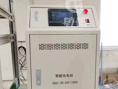 四川24V/100A自动伸缩充电机