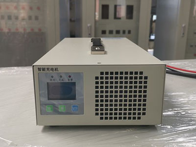 四川24V/50A智能充电机